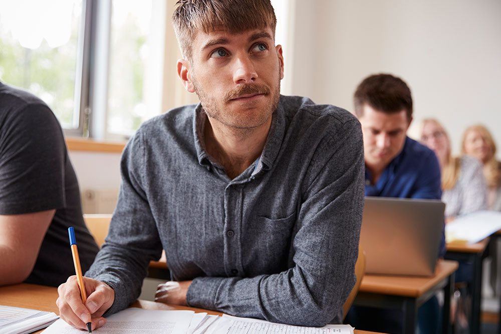 Si quieres que las personas trabajadoras en tu empresa se formen para mejorar su rendimiento laboral y rodeándote así del mejor equipo, necesitas formación a medida para empresas.